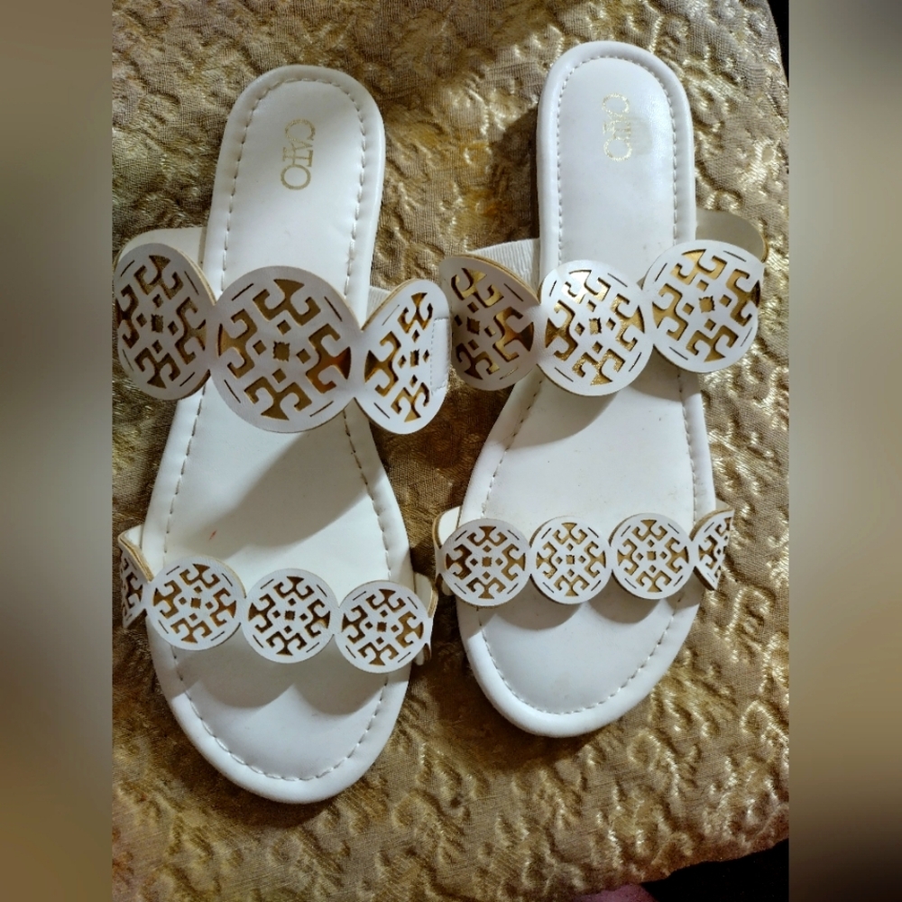 Super cute white sandals